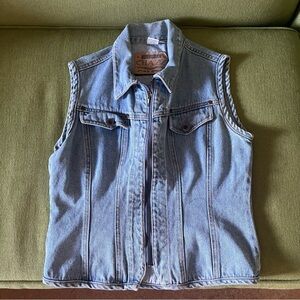 Vintage denim vest 🌀 size medium